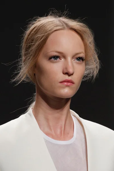 Look 3